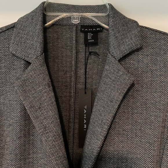 Tahari Blazer Essential Work Jacket Size Small Gray and Black Herringbone New - Picture 2 of 4